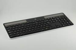 Logitech Wireless Solar Keyboard K750 perspective 1
