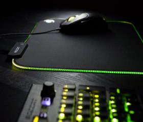 26.99&euro; le ROCCAT Sense AIMO - Tapis de Souris Gamer Professionnel R&eacute;tro&eacute;clair&eacute;